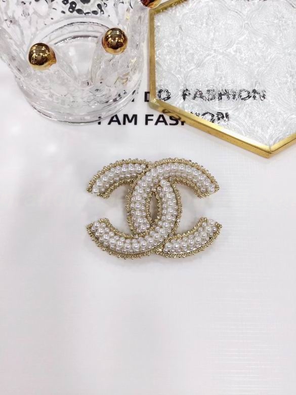 Chanel Brooch 304